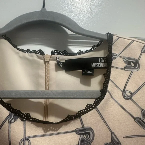 LOVE Moschino Safety Print Patterned Dress - Picture 4 of 4
